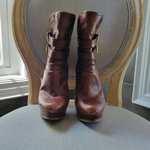 MICHAEL KORS brown leather worn two-way boots with faux shearling lining - Picture 5 of 16